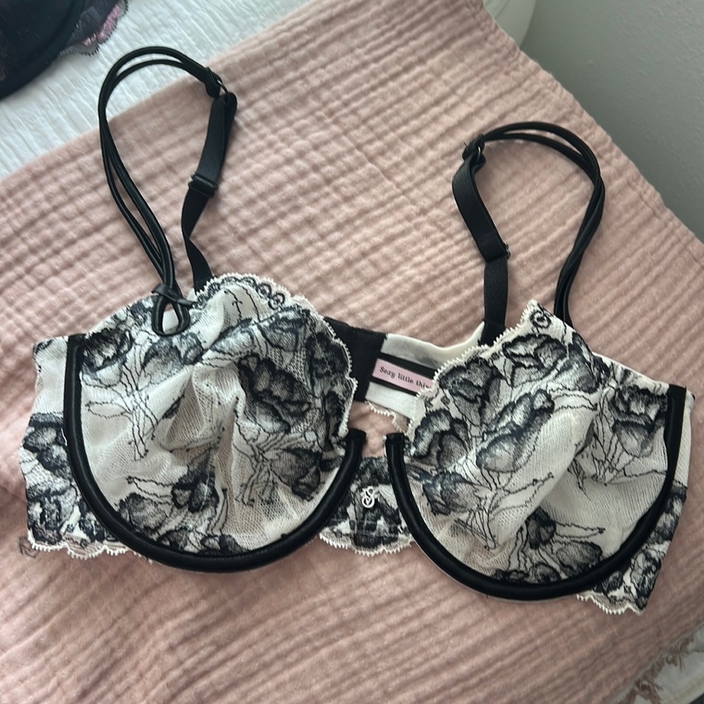 Lace bra and panty